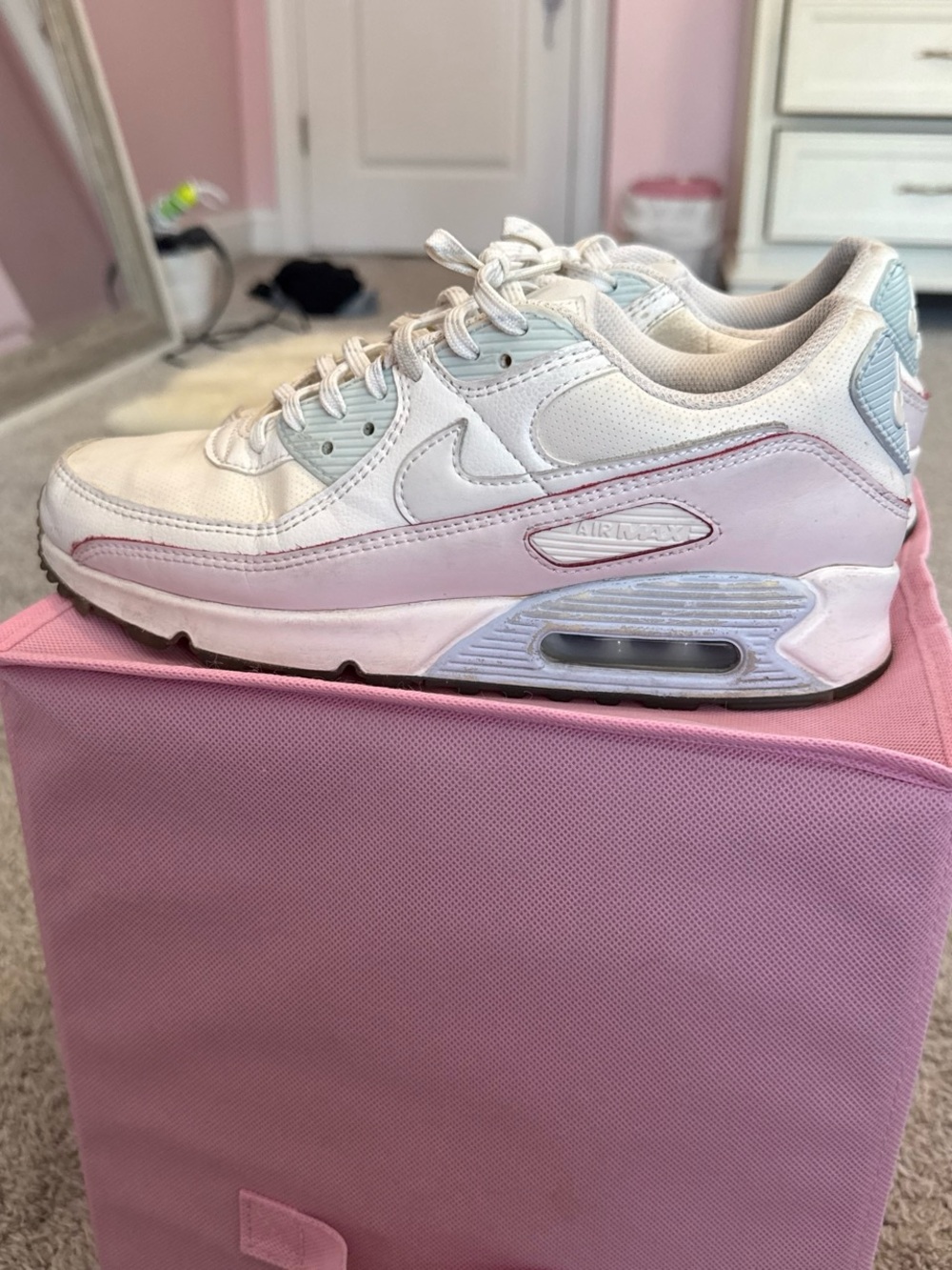 Nike Women's Low-Top Air Max Sneaker in White and Light Pink